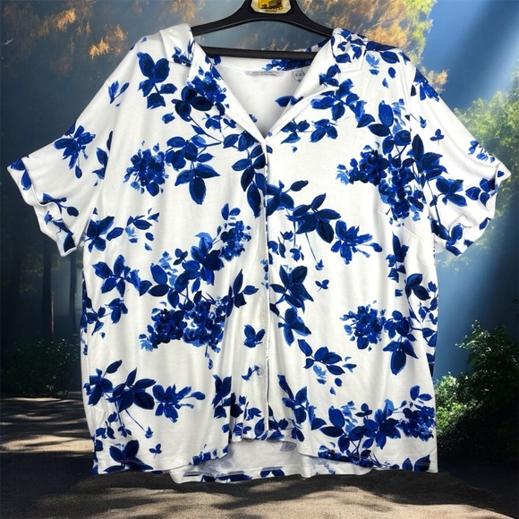 Isaac Mizrahi Tops - Isaac Mizrah Live! Super Soft Floral Blue and White Women’s Plus 3X Button Up